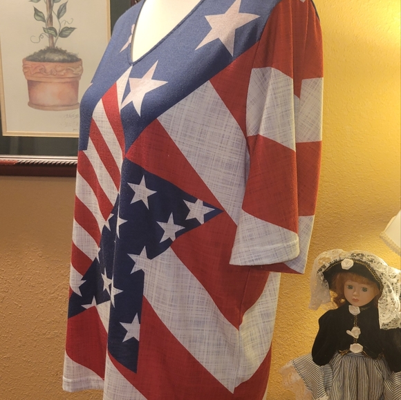 Womens, Size Large - Red, White and Blue blouse - Picture 3 of 6